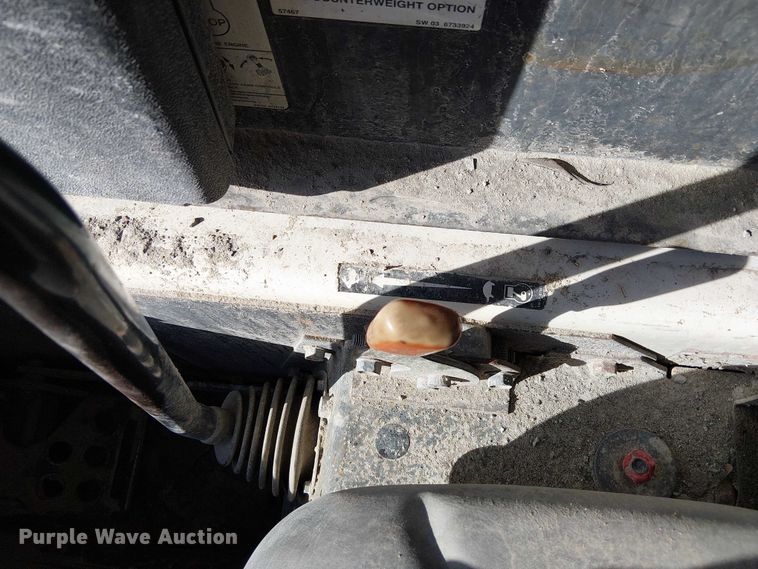 image for item FK0843 2003 Bobcat S250 skid steer loader