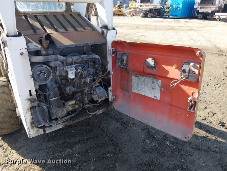image for item FK0843 2003 Bobcat S250 skid steer loader