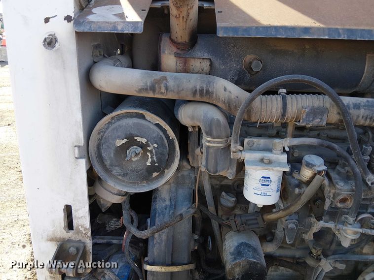 image for item FK0843 2003 Bobcat S250 skid steer loader