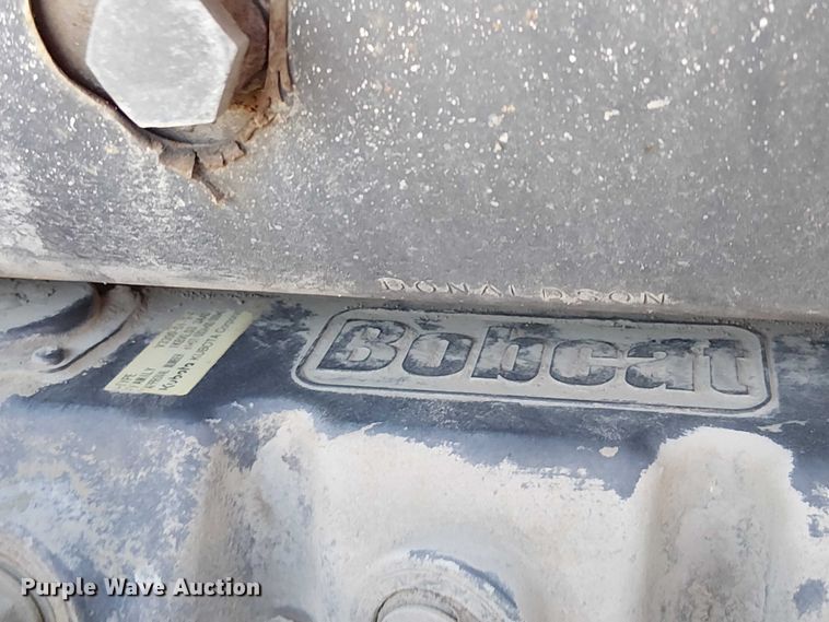 image for item FK0843 2003 Bobcat S250 skid steer loader