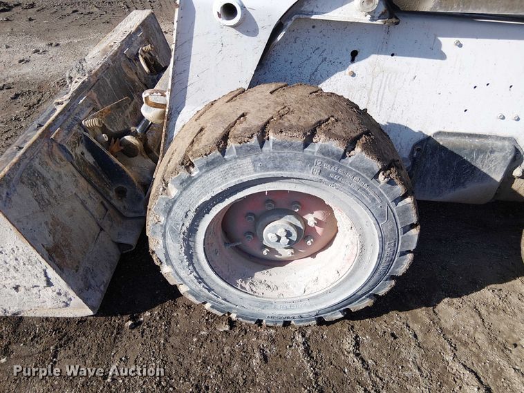 image for item FK0843 2003 Bobcat S250 skid steer loader