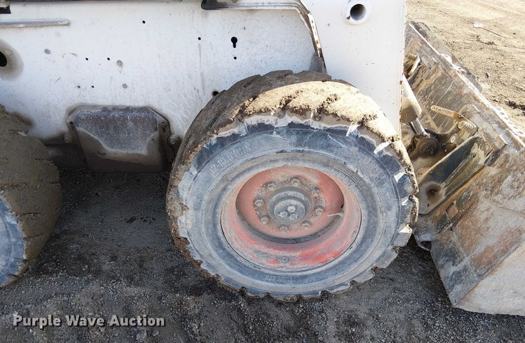 image for item FK0843 2003 Bobcat S250 skid steer loader