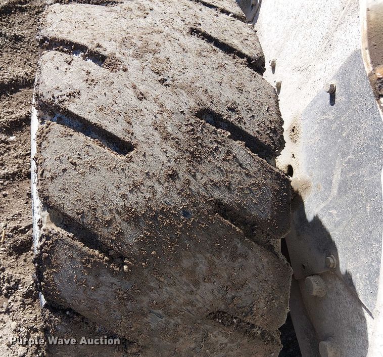 image for item FK0843 2003 Bobcat S250 skid steer loader