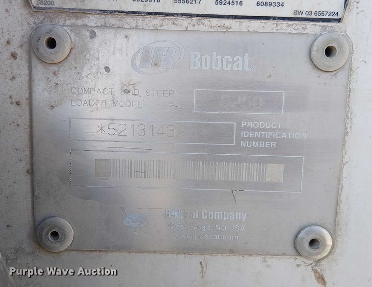 image for item FK0843 2003 Bobcat S250 skid steer loader