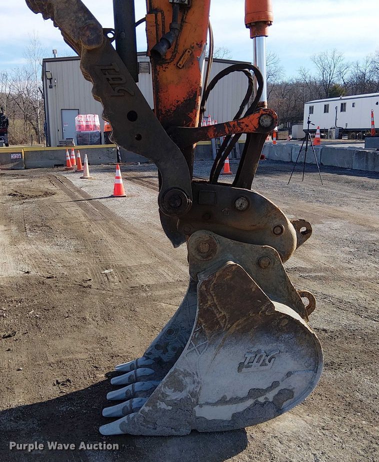 image for item FK0844 2014 Hitachi ZX135US-5N mini excavator