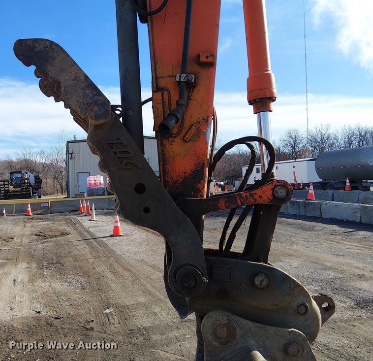 image for item FK0844 2014 Hitachi ZX135US-5N mini excavator