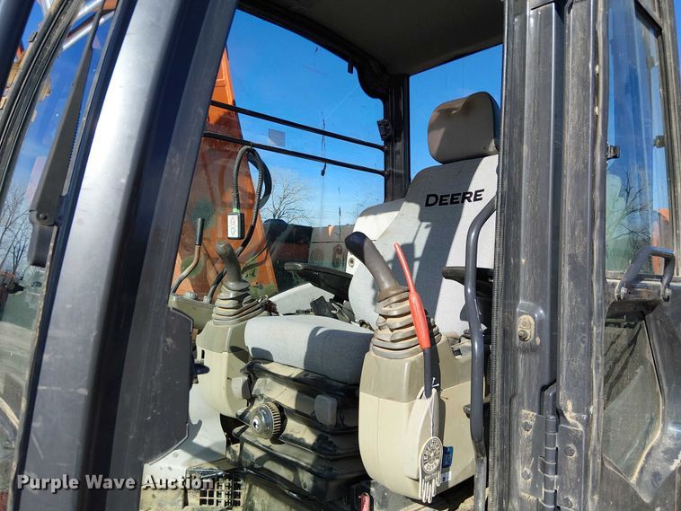 image for item FK0844 2014 Hitachi ZX135US-5N mini excavator