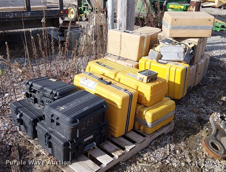 image for item FK0849 Approximately 16 grade control units