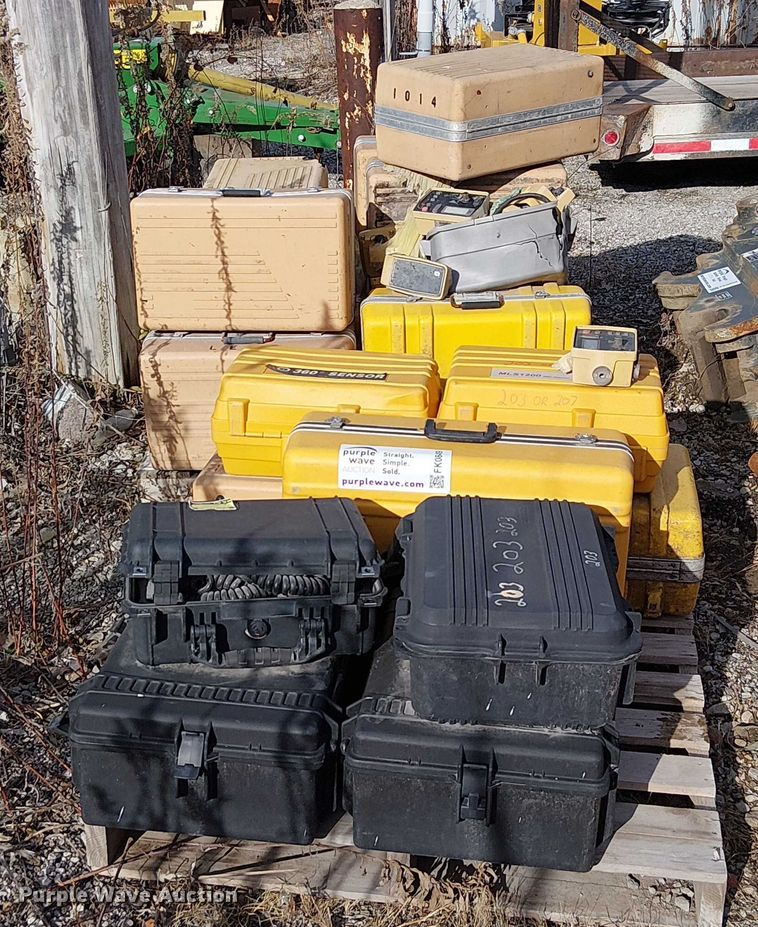 image for item FK0849 Approximately 16 grade control units