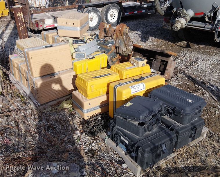 image for item FK0849 Approximately 16 grade control units