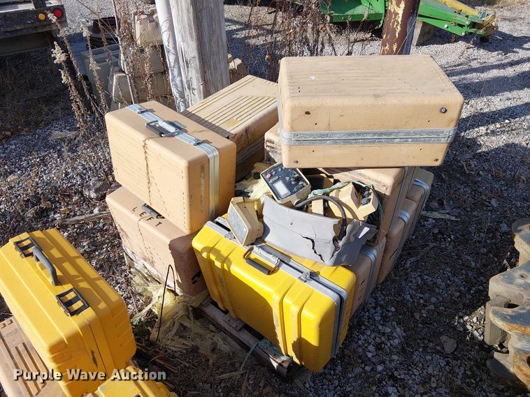 image for item FK0849 Approximately 16 grade control units