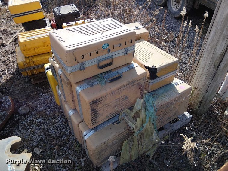 image for item FK0849 Approximately 16 grade control units