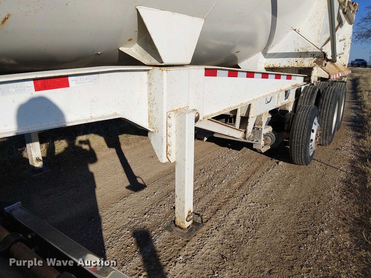 image for item FK0860 2021 Construction Trailer Specialists HRD 28 QF TRI end dump trailer