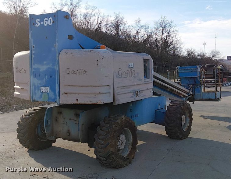 image for item FK0864 2000 Genie S-60  boom lift