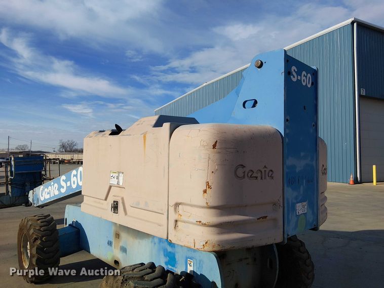 image for item FK0864 2000 Genie S-60  boom lift