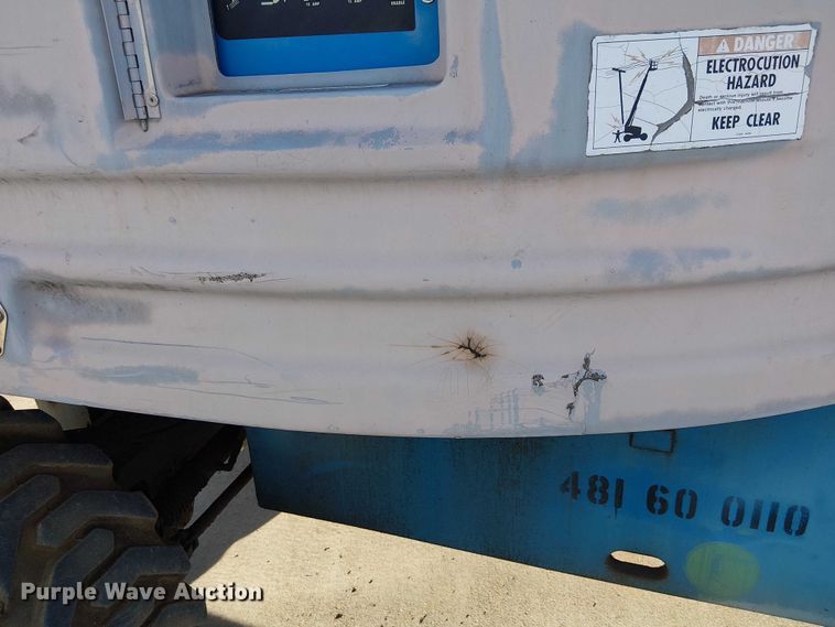 image for item FK0864 2000 Genie S-60  boom lift