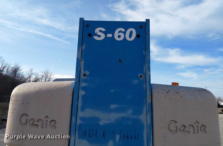 image for item FK0864 2000 Genie S-60  boom lift