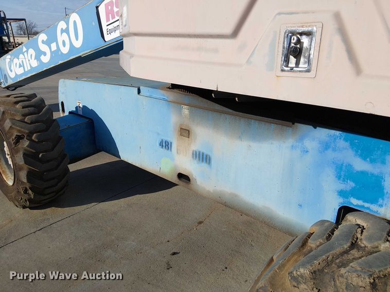 image for item FK0864 2000 Genie S-60  boom lift