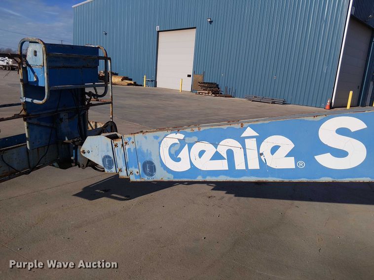 image for item FK0864 2000 Genie S-60  boom lift