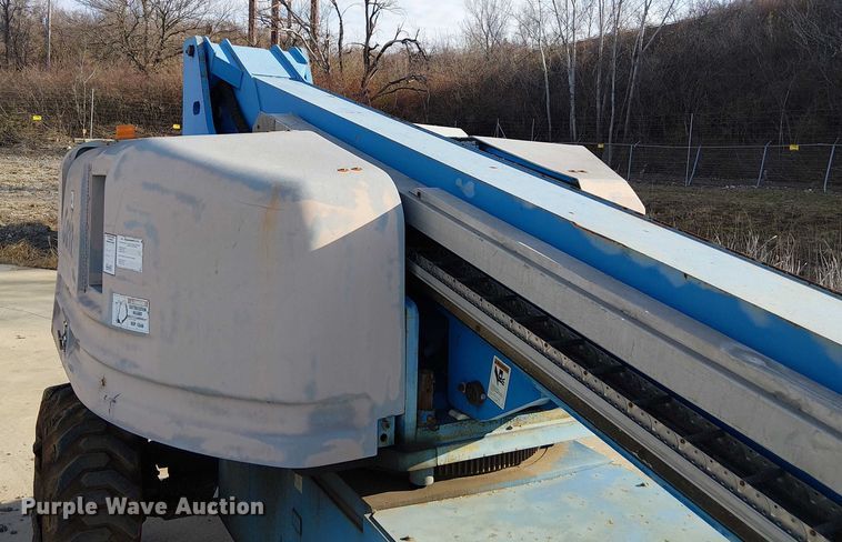 image for item FK0864 2000 Genie S-60  boom lift