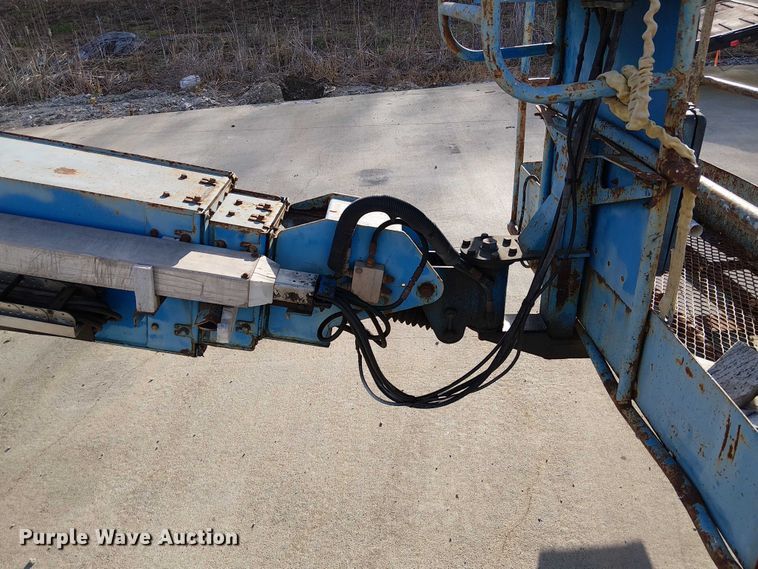 image for item FK0864 2000 Genie S-60  boom lift