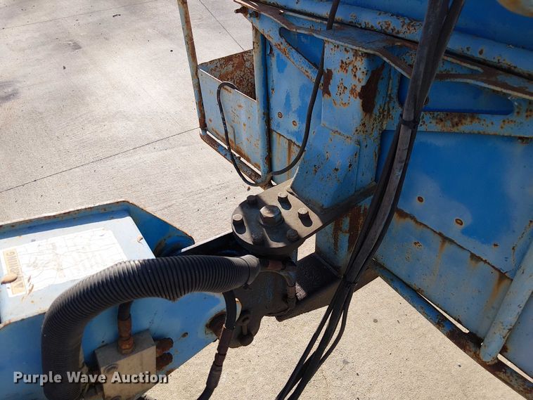 image for item FK0864 2000 Genie S-60  boom lift