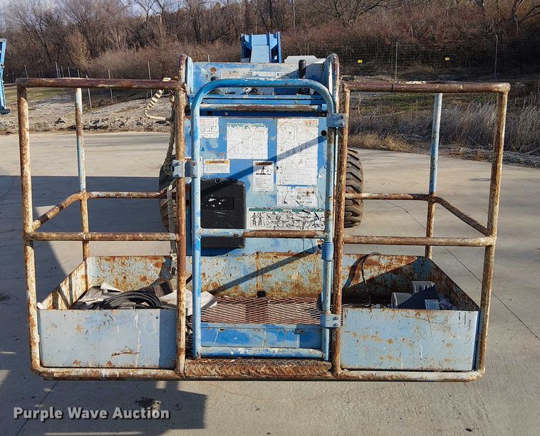 image for item FK0864 2000 Genie S-60  boom lift