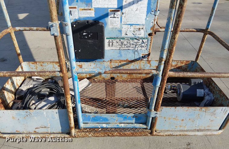 image for item FK0864 2000 Genie S-60  boom lift