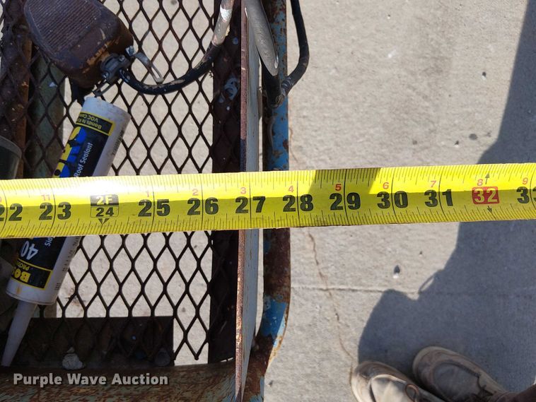 image for item FK0864 2000 Genie S-60  boom lift