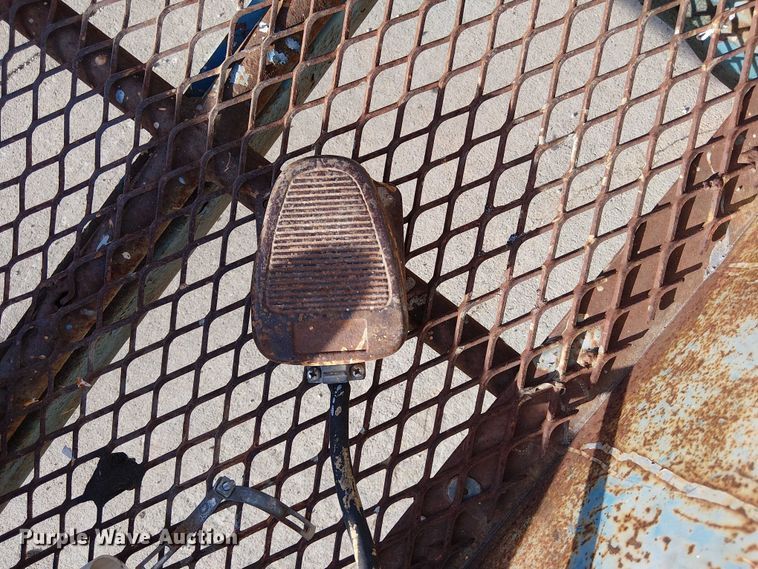 image for item FK0864 2000 Genie S-60  boom lift