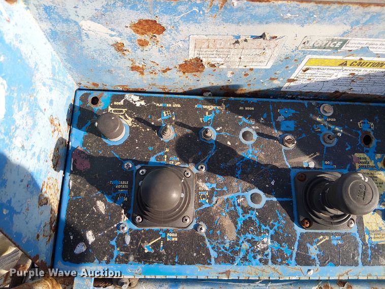 image for item FK0864 2000 Genie S-60  boom lift