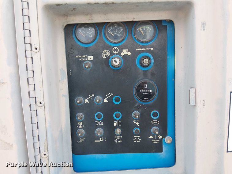 image for item FK0864 2000 Genie S-60  boom lift