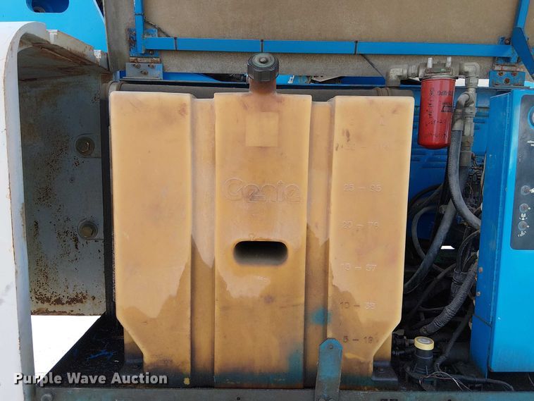 image for item FK0864 2000 Genie S-60  boom lift