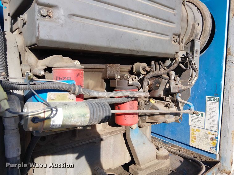 image for item FK0864 2000 Genie S-60  boom lift