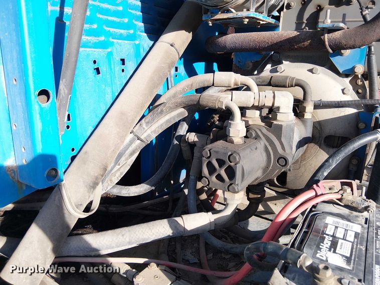 image for item FK0864 2000 Genie S-60  boom lift