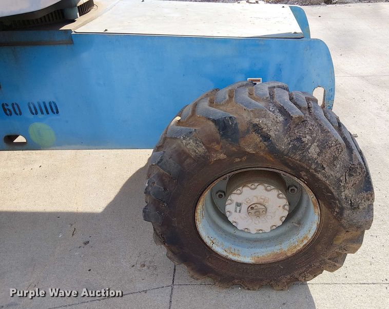 image for item FK0864 2000 Genie S-60  boom lift