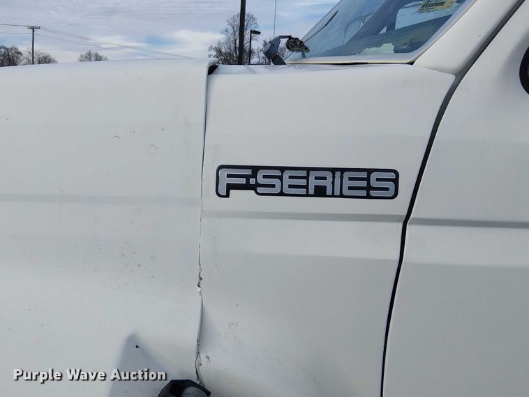 image for item FK0871 1998 Ford F800 dump flatbed truck