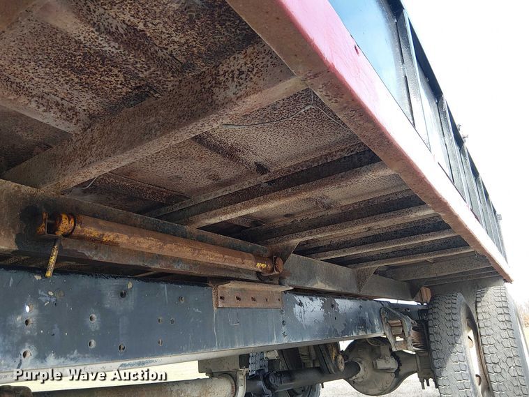 image for item FK0871 1998 Ford F800 dump flatbed truck