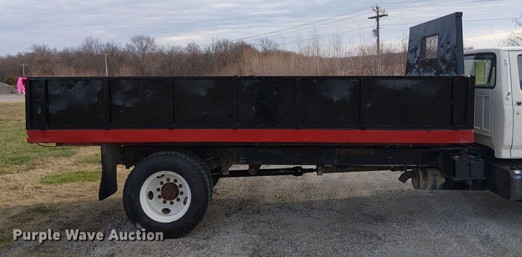 image for item FK0871 1998 Ford F800 dump flatbed truck
