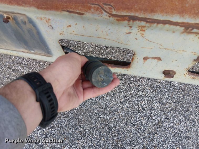 image for item FK0871 1998 Ford F800 dump flatbed truck