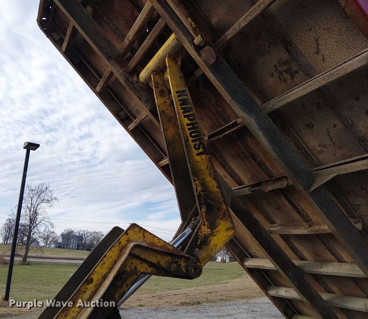 image for item FK0871 1998 Ford F800 dump flatbed truck