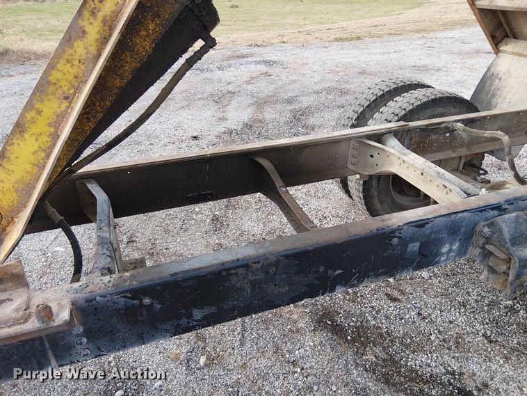 image for item FK0871 1998 Ford F800 dump flatbed truck