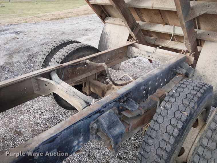 image for item FK0871 1998 Ford F800 dump flatbed truck