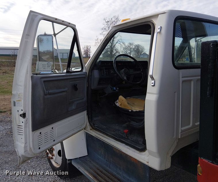 image for item FK0871 1998 Ford F800 dump flatbed truck