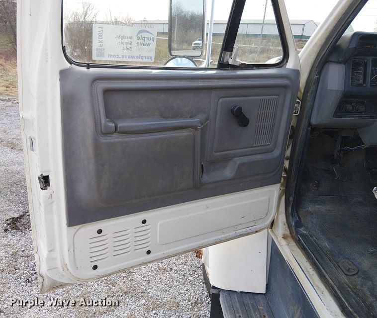 image for item FK0871 1998 Ford F800 dump flatbed truck