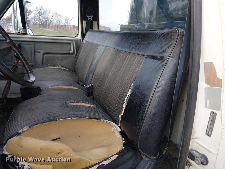 image for item FK0871 1998 Ford F800 dump flatbed truck