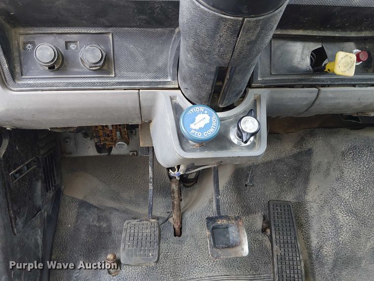 image for item FK0871 1998 Ford F800 dump flatbed truck