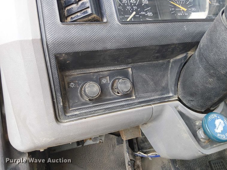 image for item FK0871 1998 Ford F800 dump flatbed truck