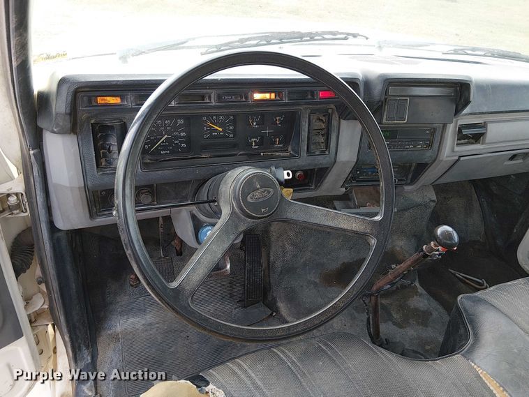 image for item FK0871 1998 Ford F800 dump flatbed truck