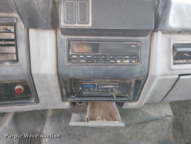 image for item FK0871 1998 Ford F800 dump flatbed truck